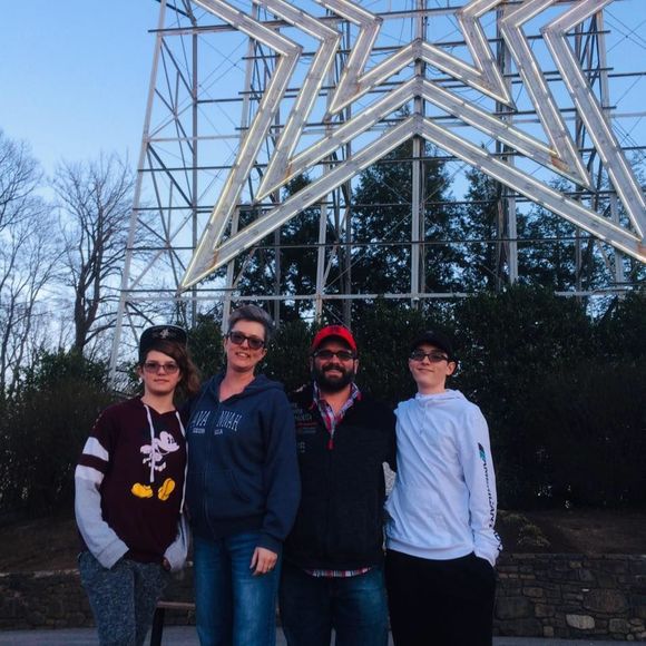 Meet your Posher, Lisa - Picture 1 of 1